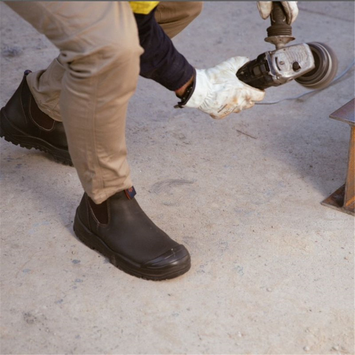 Mongrel 545030 Elastic Sided Safety Boot - Brown